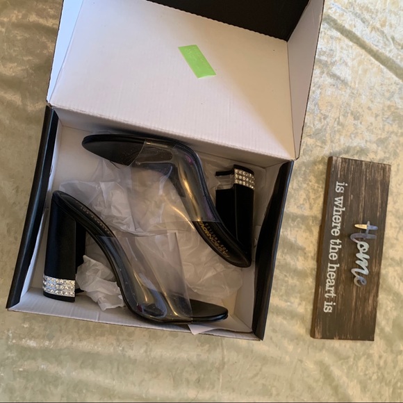 Women’s Black Fashion Nova Heels - Picture 2 of 6